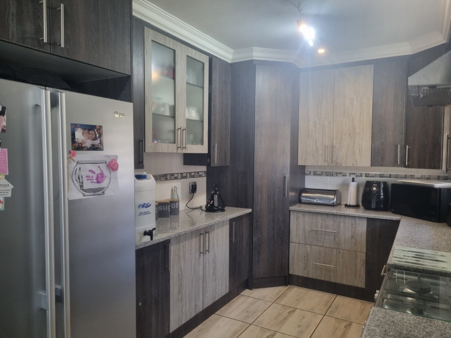 3 Bedroom Property for Sale in Vaalpark Free State